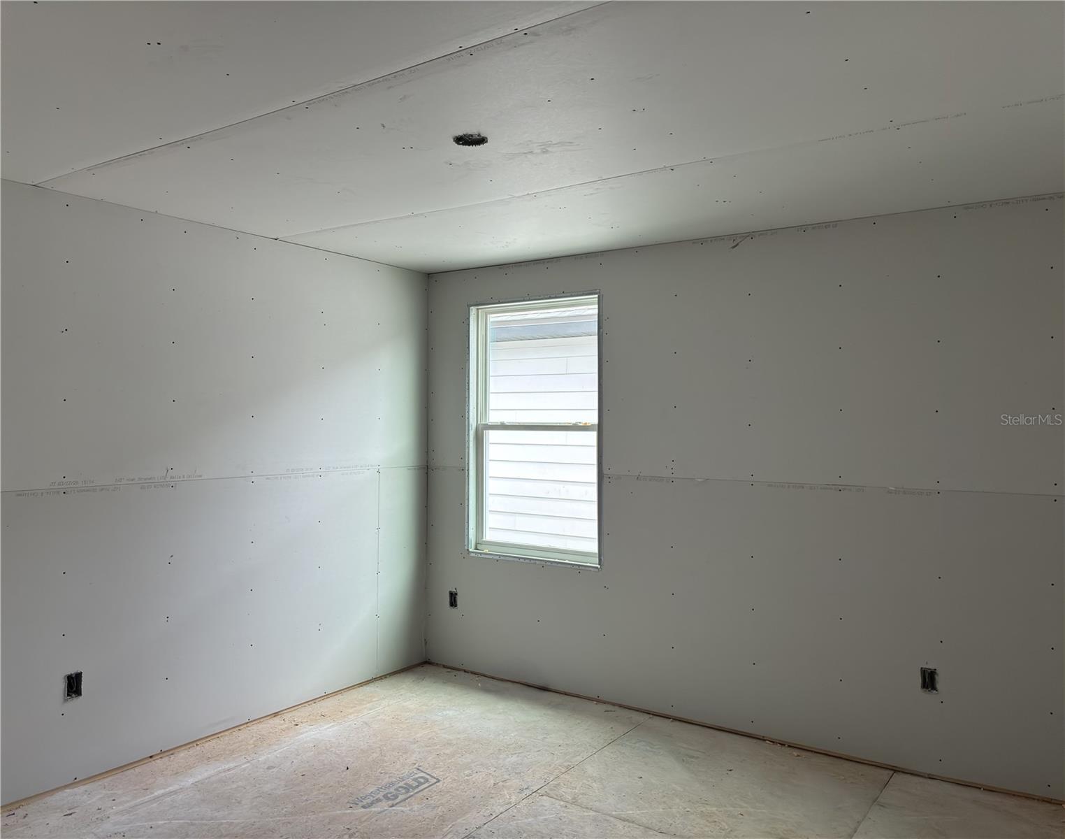 OAKFIELD TRAILS WEST - Residential