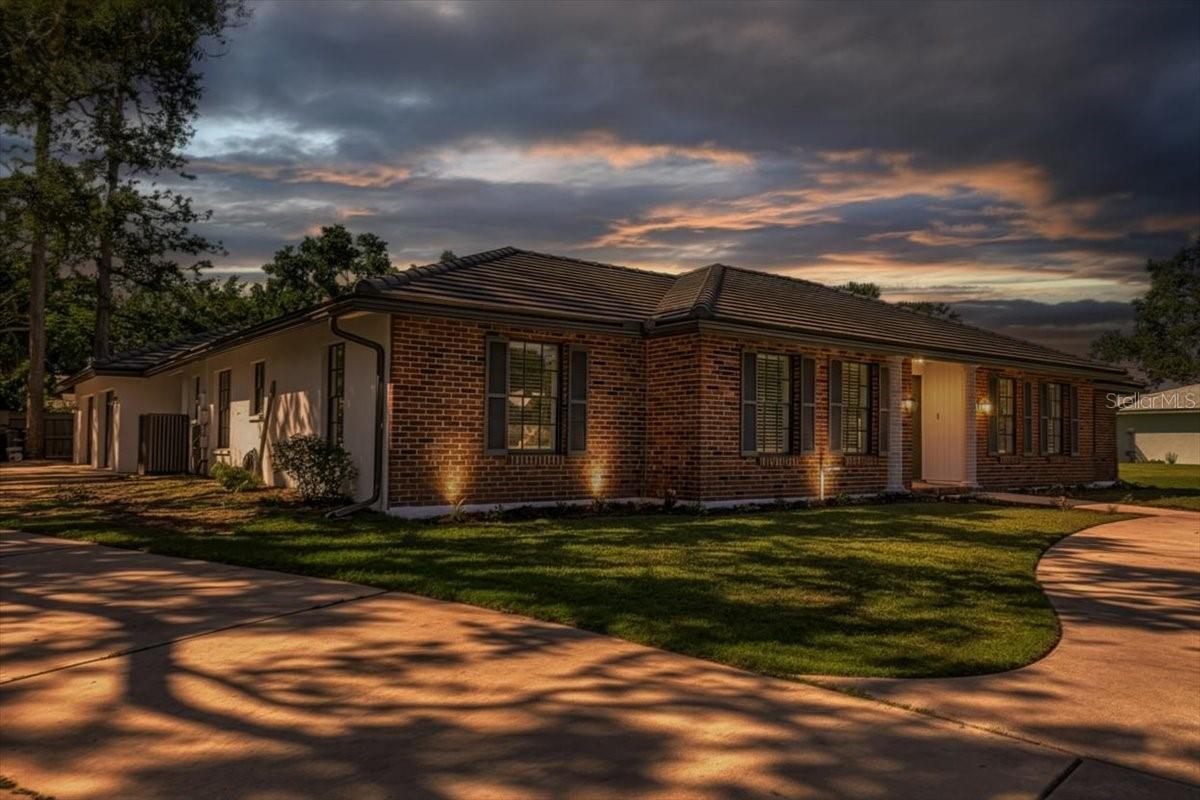 1861 RIVIERA CIRCLE