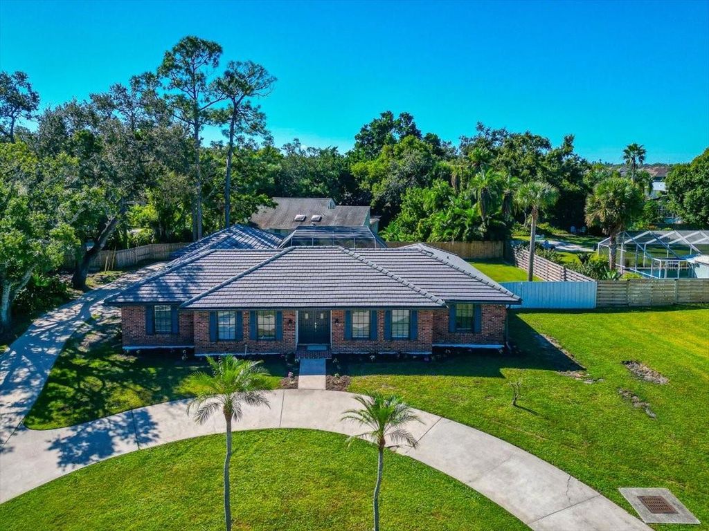 Photo of 1861 Riviera Circle, Sarasota, FL 34232 (MLS # A4668304)