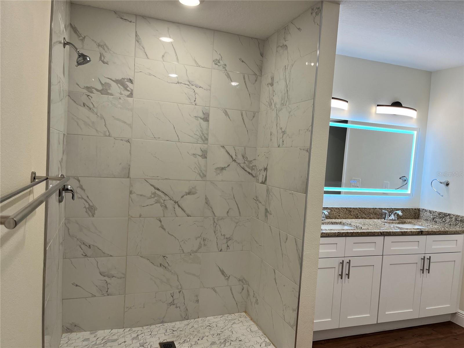 SUN N LAKE - Residential