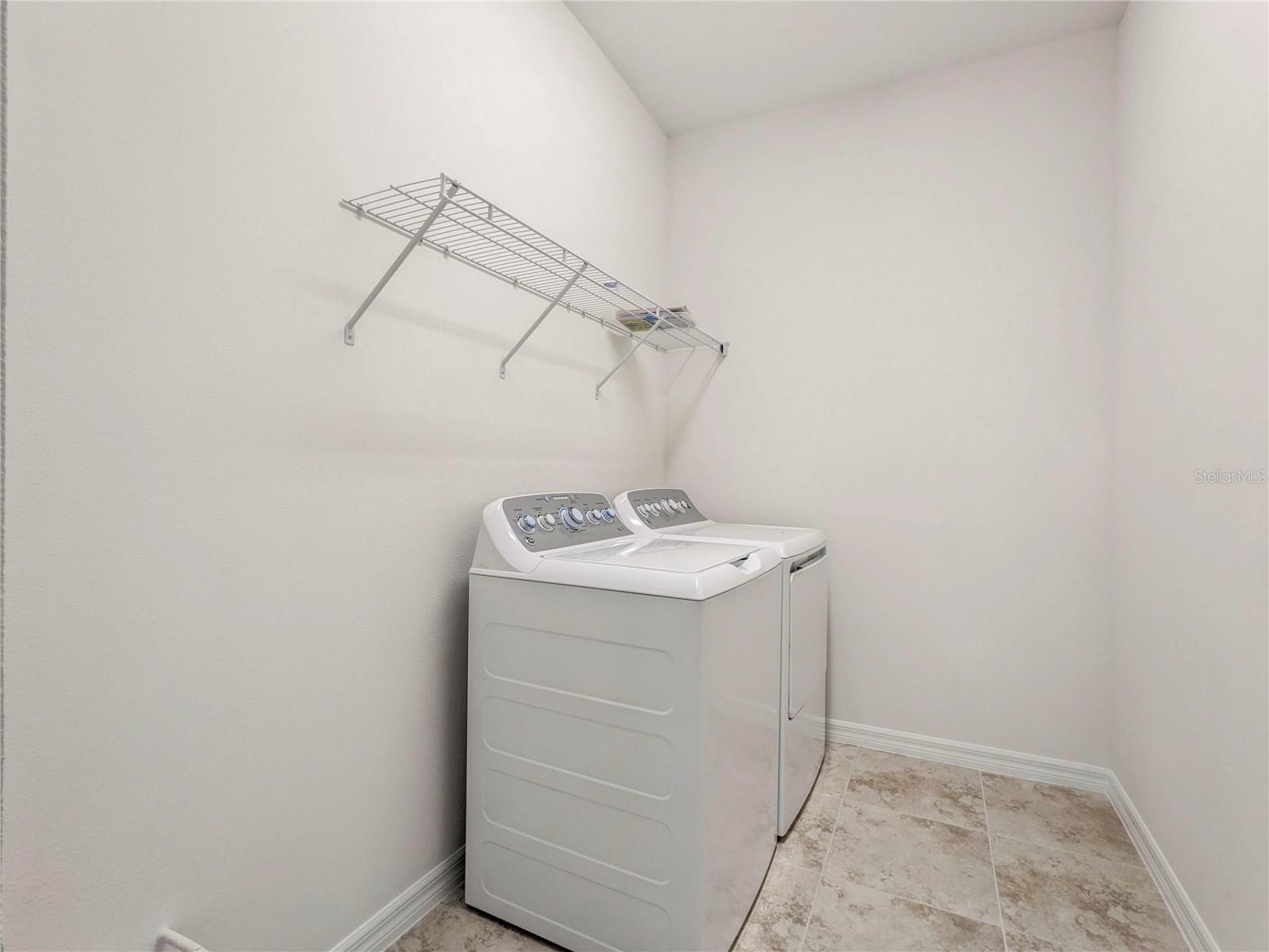 LAKEHOUSE COVE AT WATERSIDE - Residential Lease