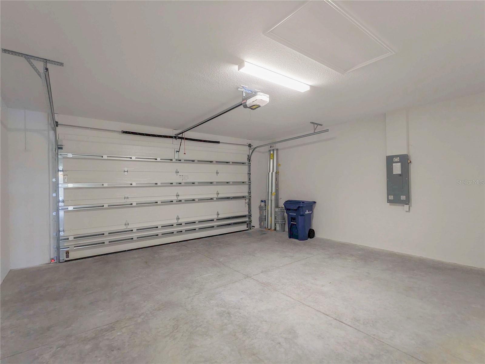 LAKEHOUSE COVE AT WATERSIDE - Residential Lease