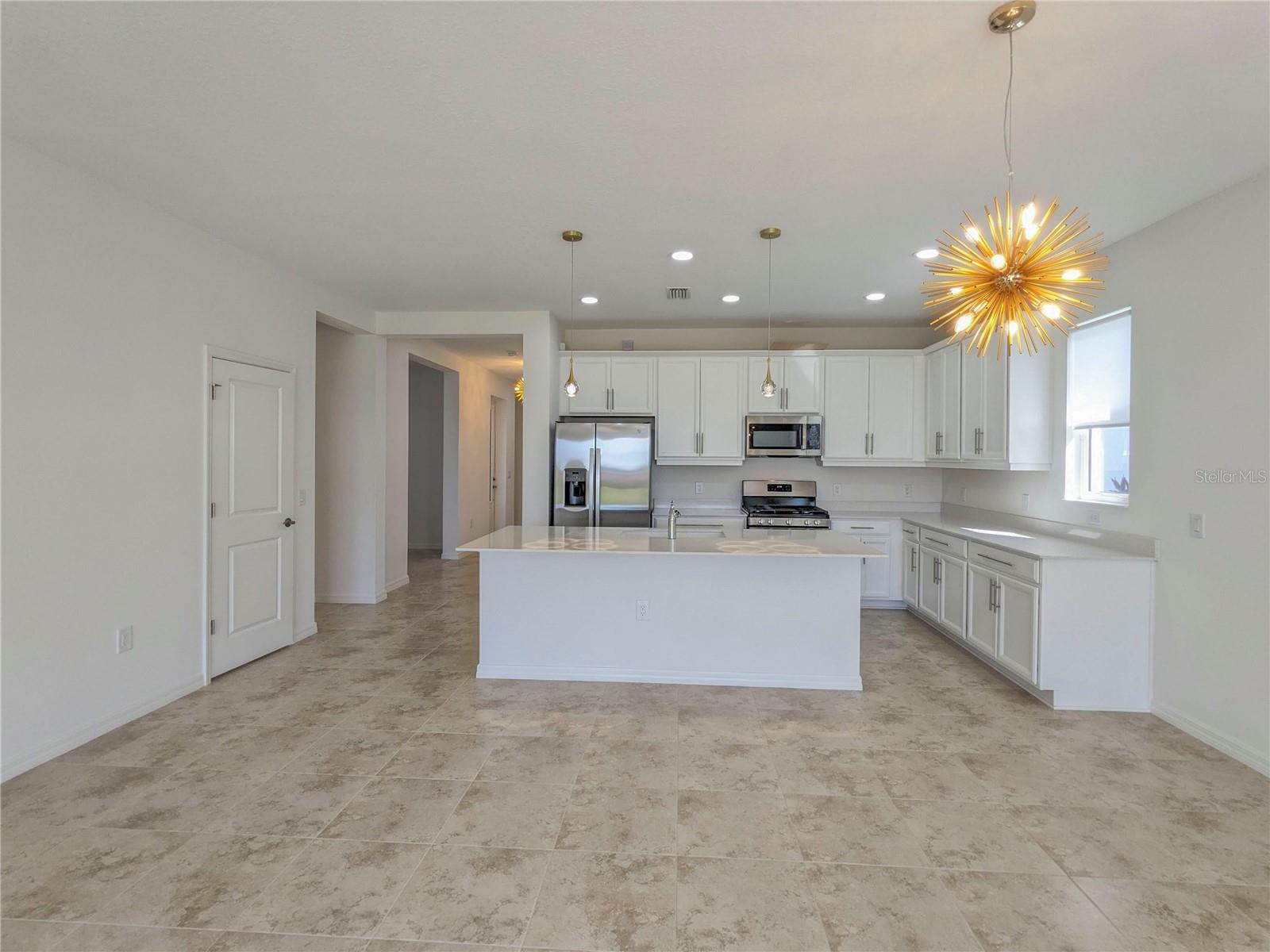 LAKEHOUSE COVE AT WATERSIDE - Residential Lease