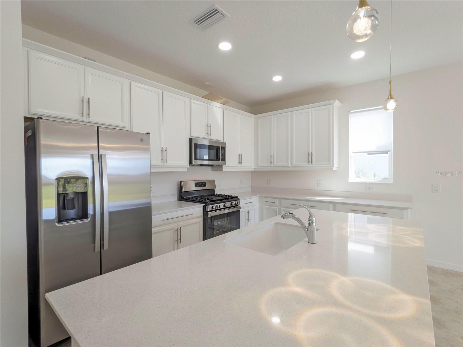 LAKEHOUSE COVE AT WATERSIDE - Residential Lease