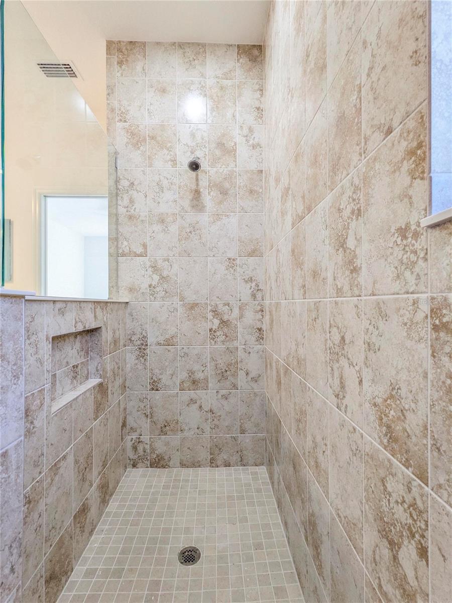 LAKEHOUSE COVE AT WATERSIDE - Residential Lease