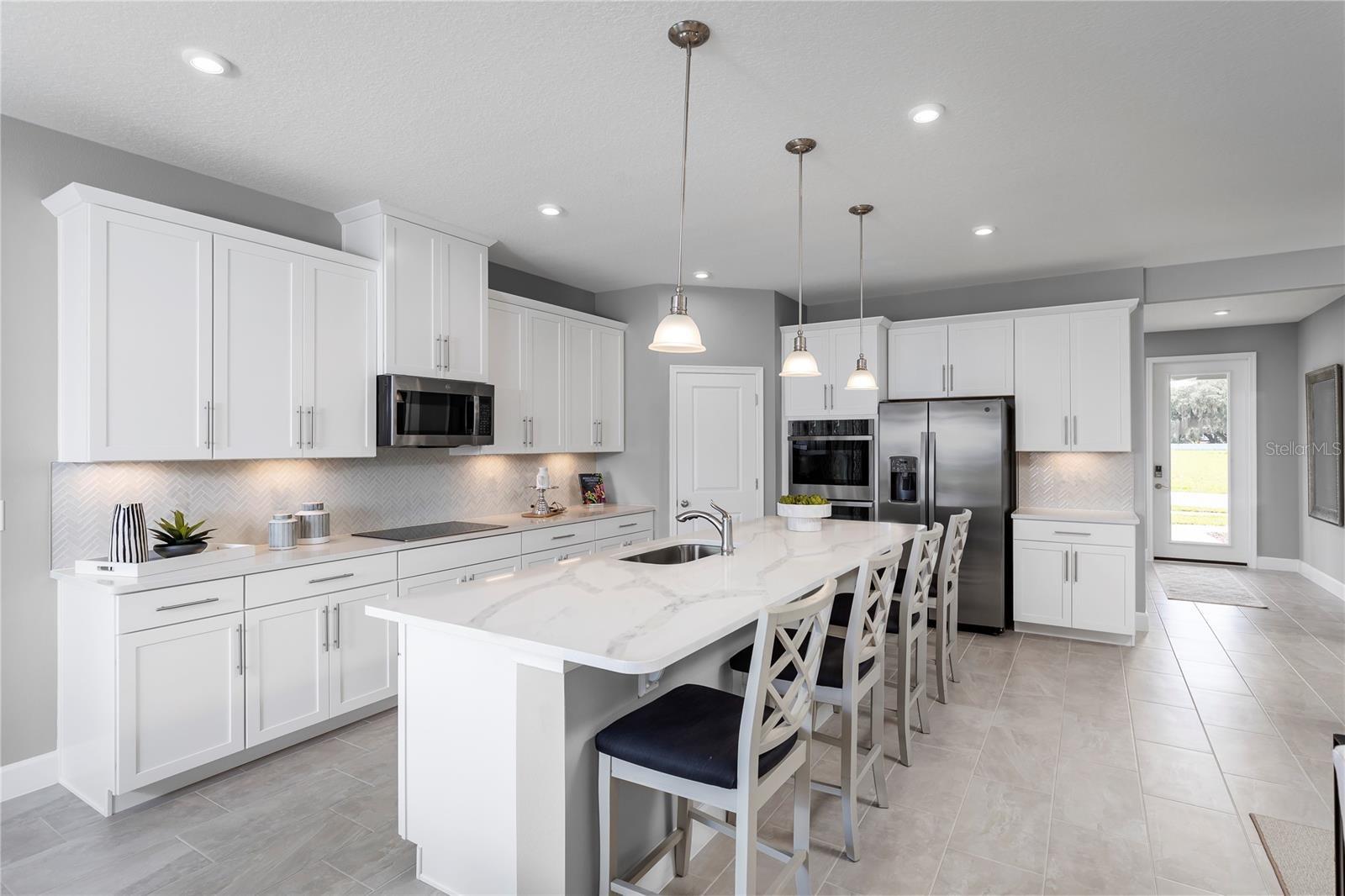 10009 ZENNIA LANE