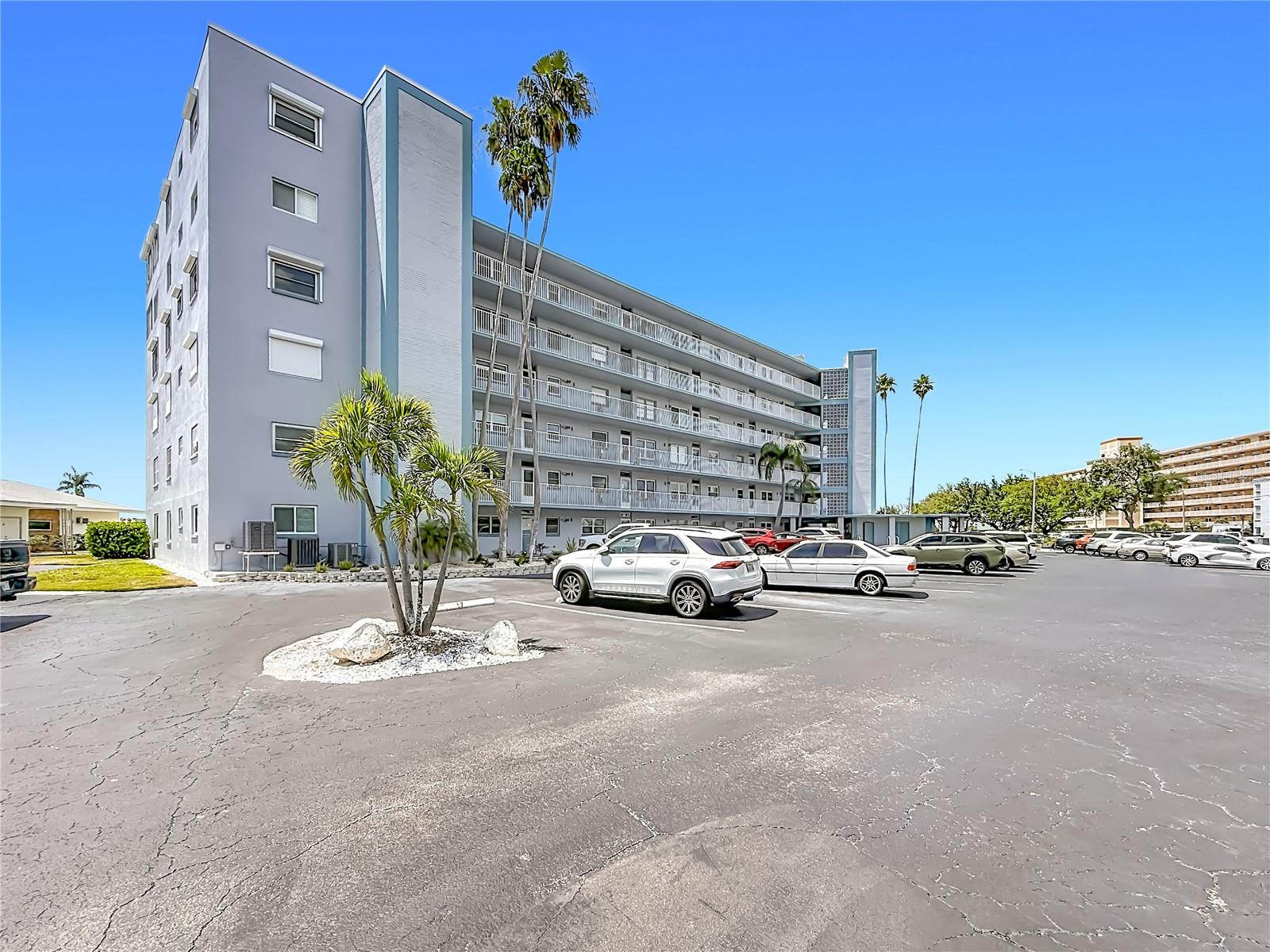 SHORE TOWERS BLDG - Residential