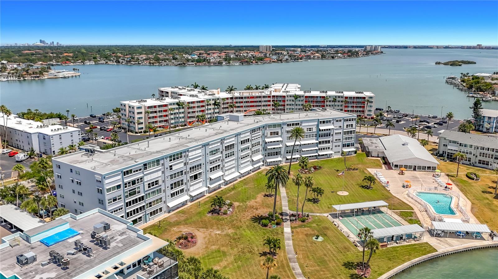 SHORE TOWERS BLDG - Residential