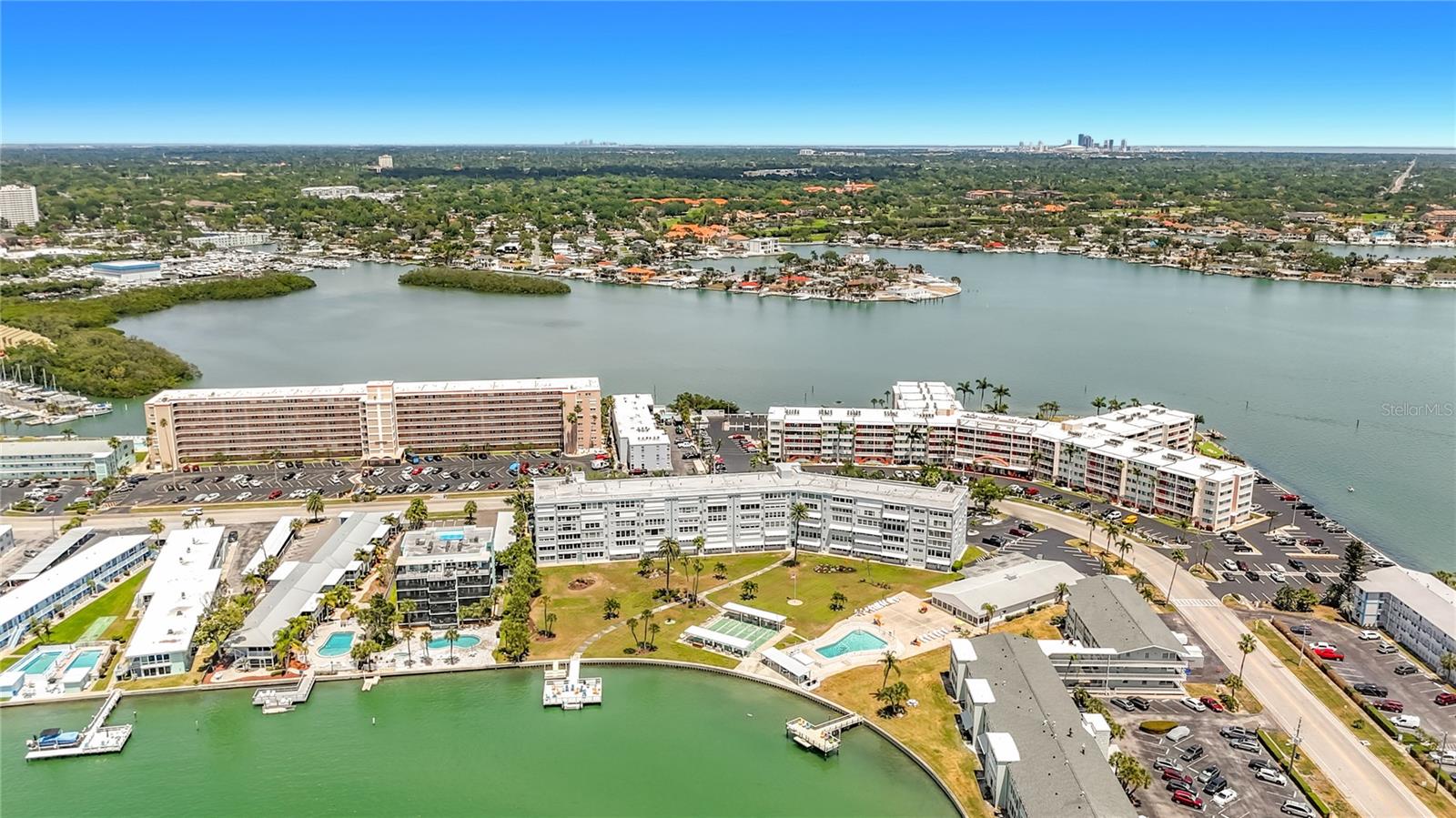 SHORE TOWERS BLDG - Residential