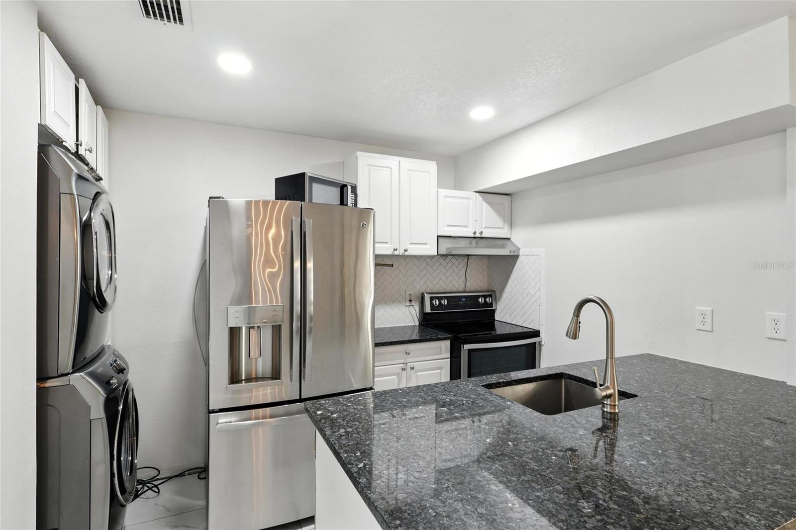 CENTRAL CORTEZ PLAZA - Residential