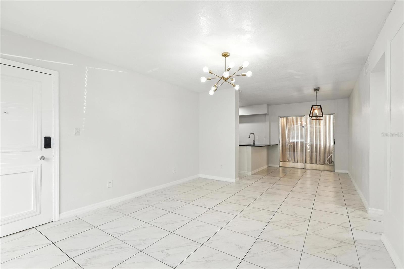 CENTRAL CORTEZ PLAZA - Residential