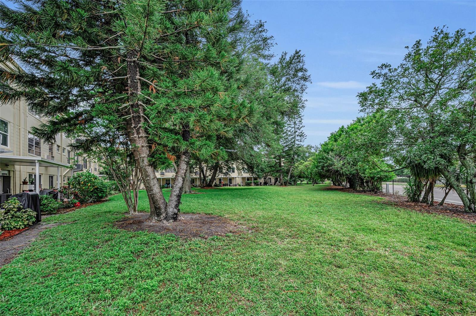 ON TOP OF THE WORLD - Residential