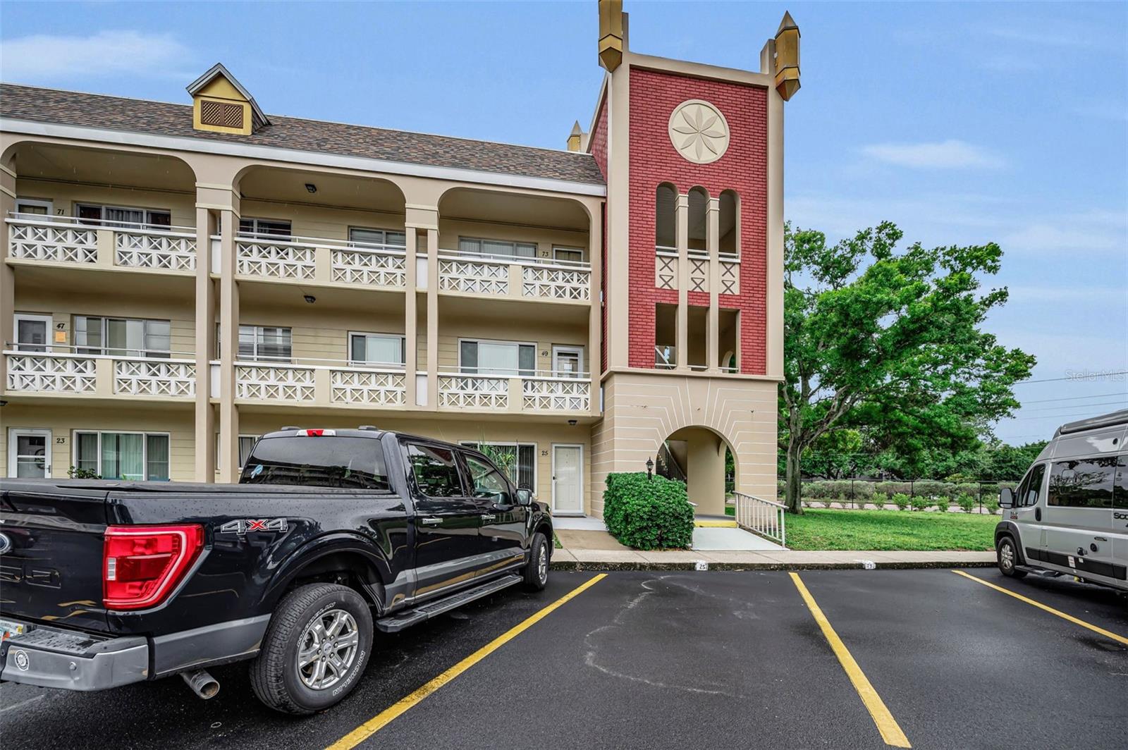 ON TOP OF THE WORLD - Residential