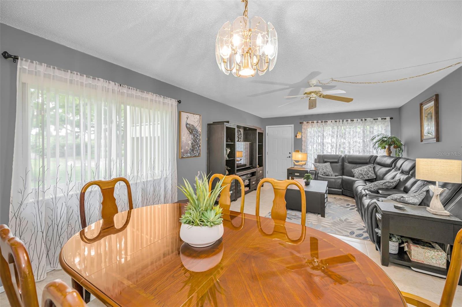 ON TOP OF THE WORLD - Residential