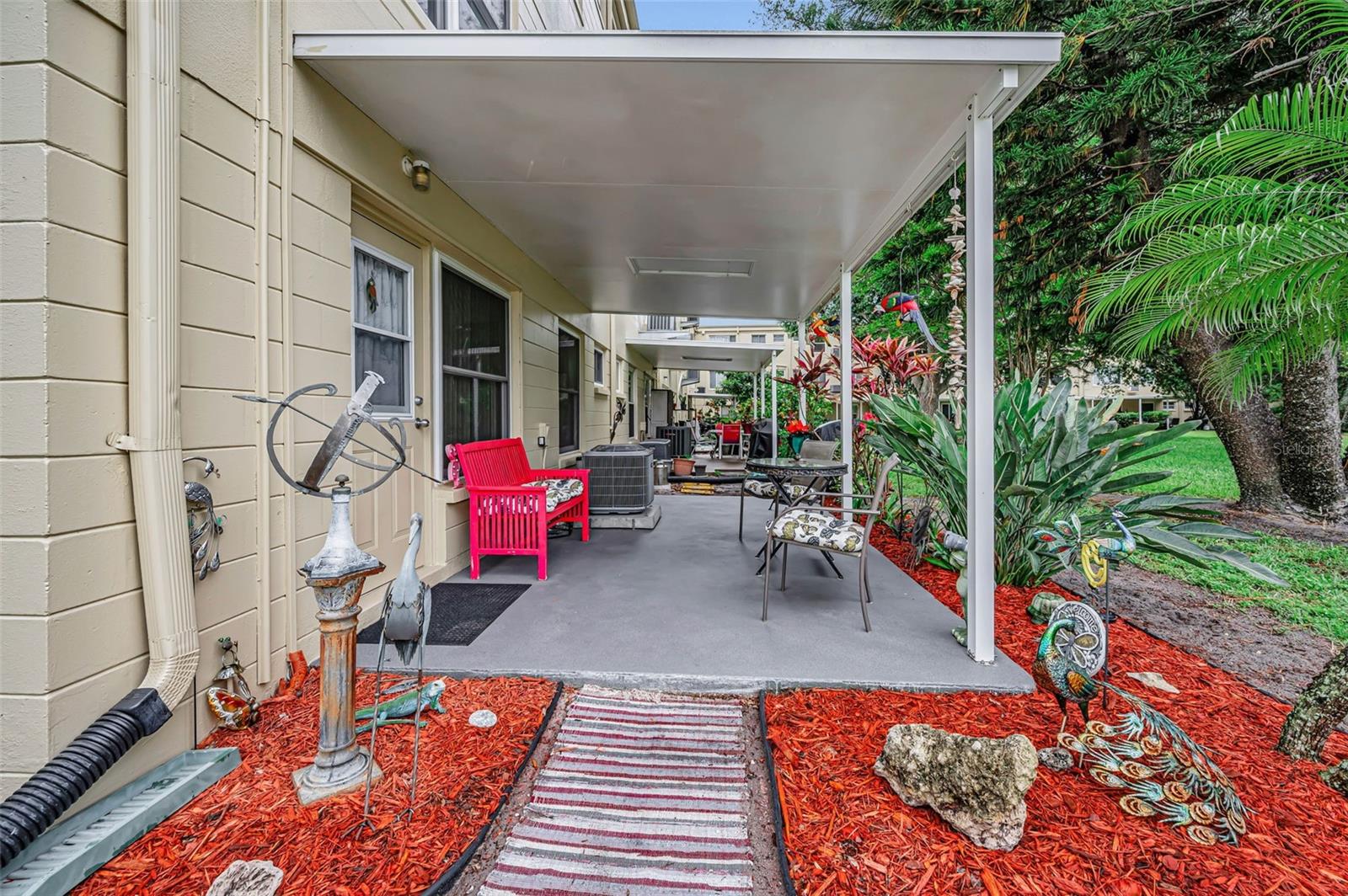 ON TOP OF THE WORLD - Residential