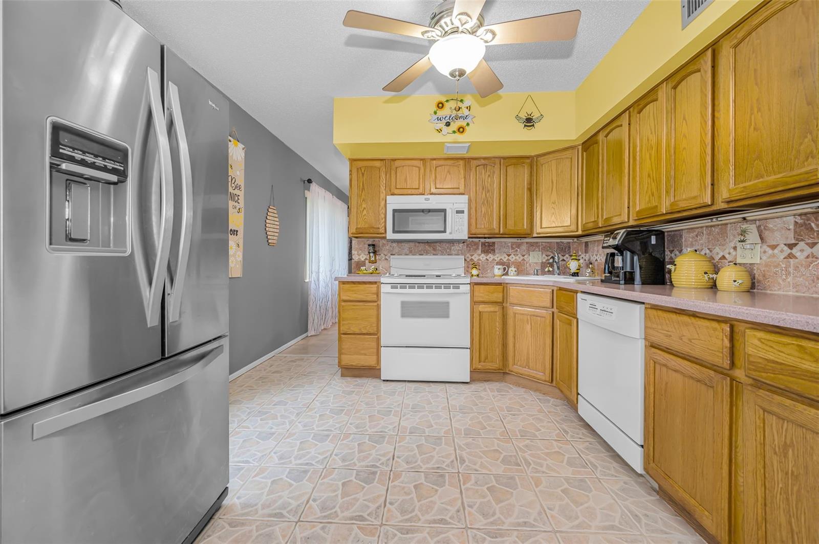 ON TOP OF THE WORLD - Residential