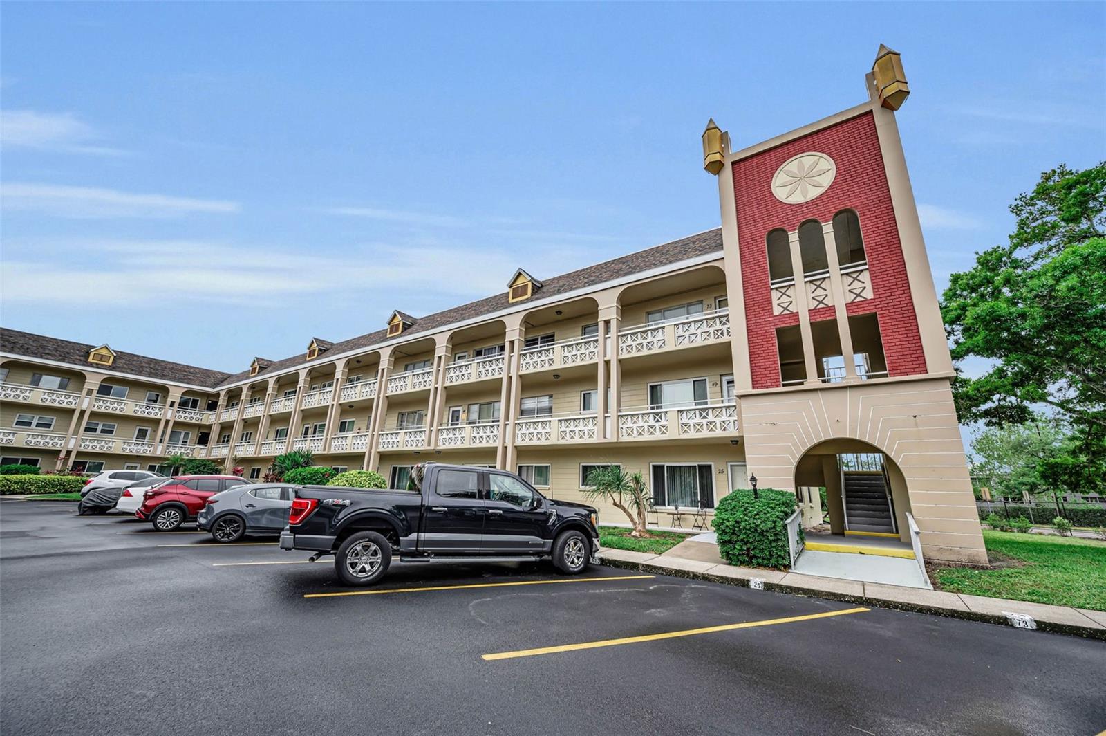 ON TOP OF THE WORLD - Residential