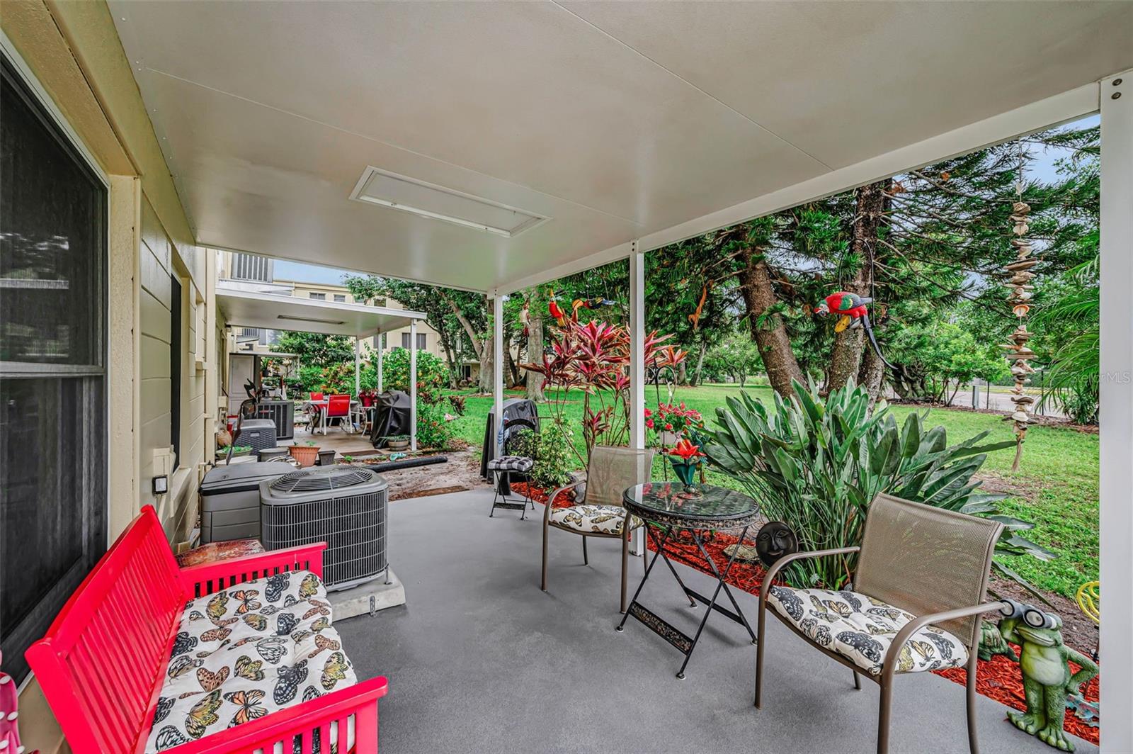 ON TOP OF THE WORLD - Residential