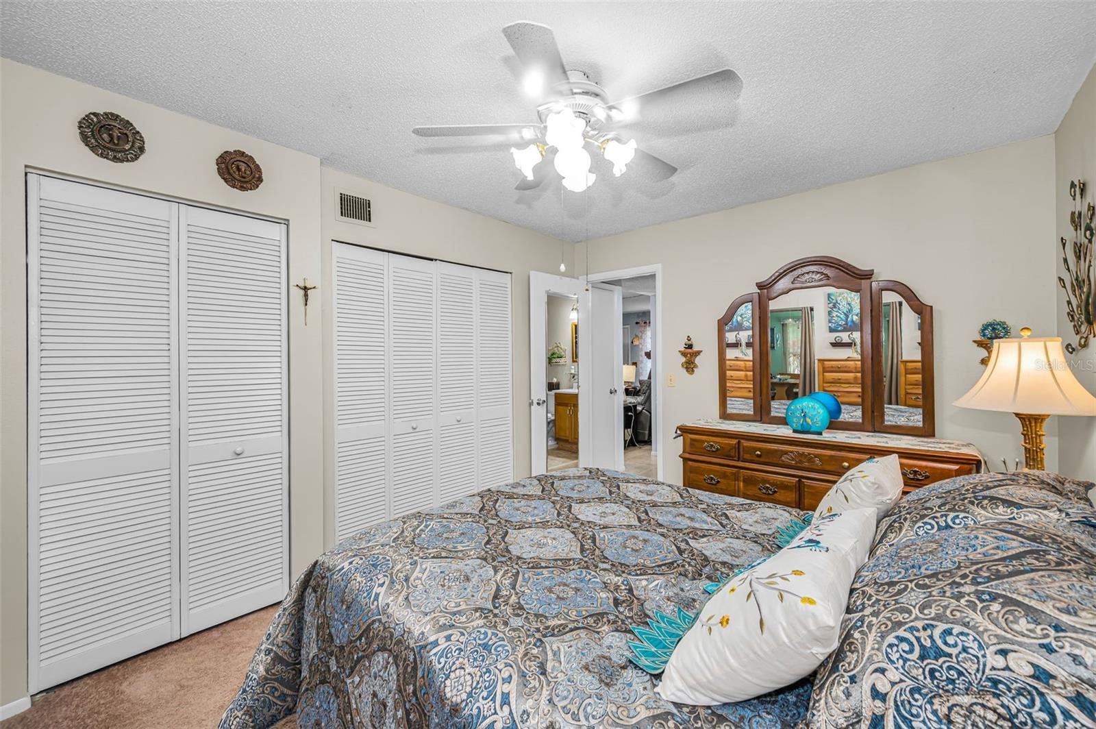 ON TOP OF THE WORLD - Residential