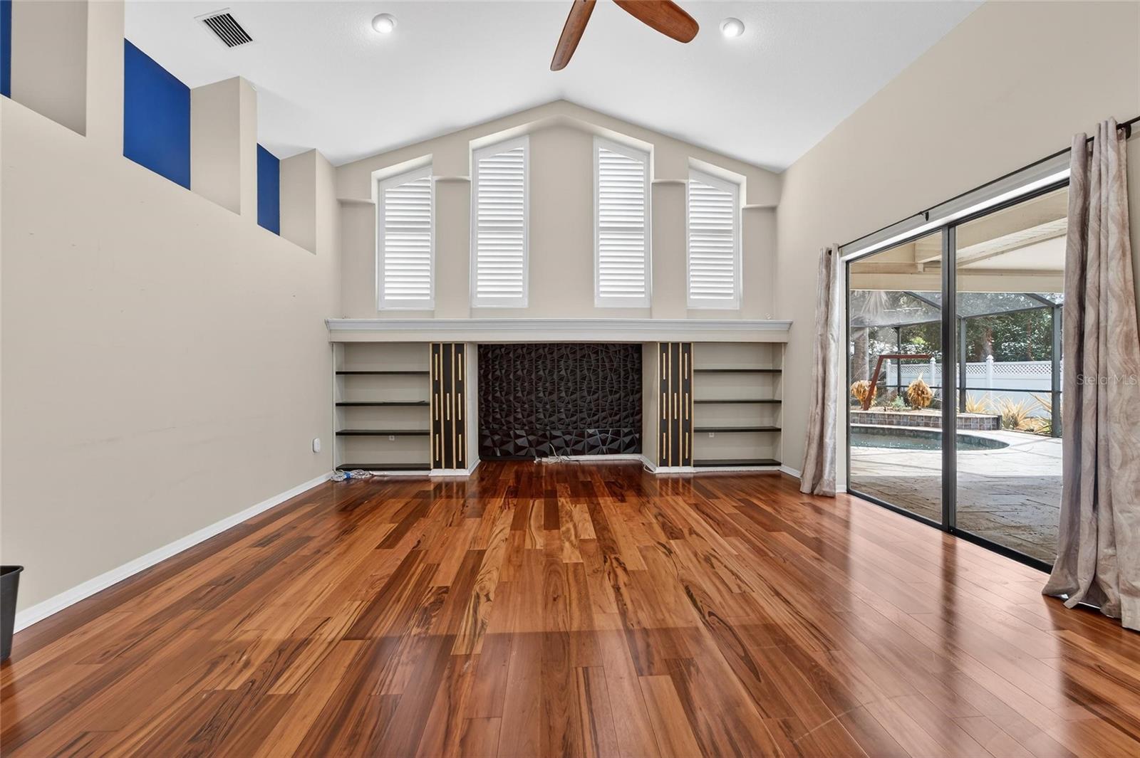 CANTERBURY OAKS - Residential