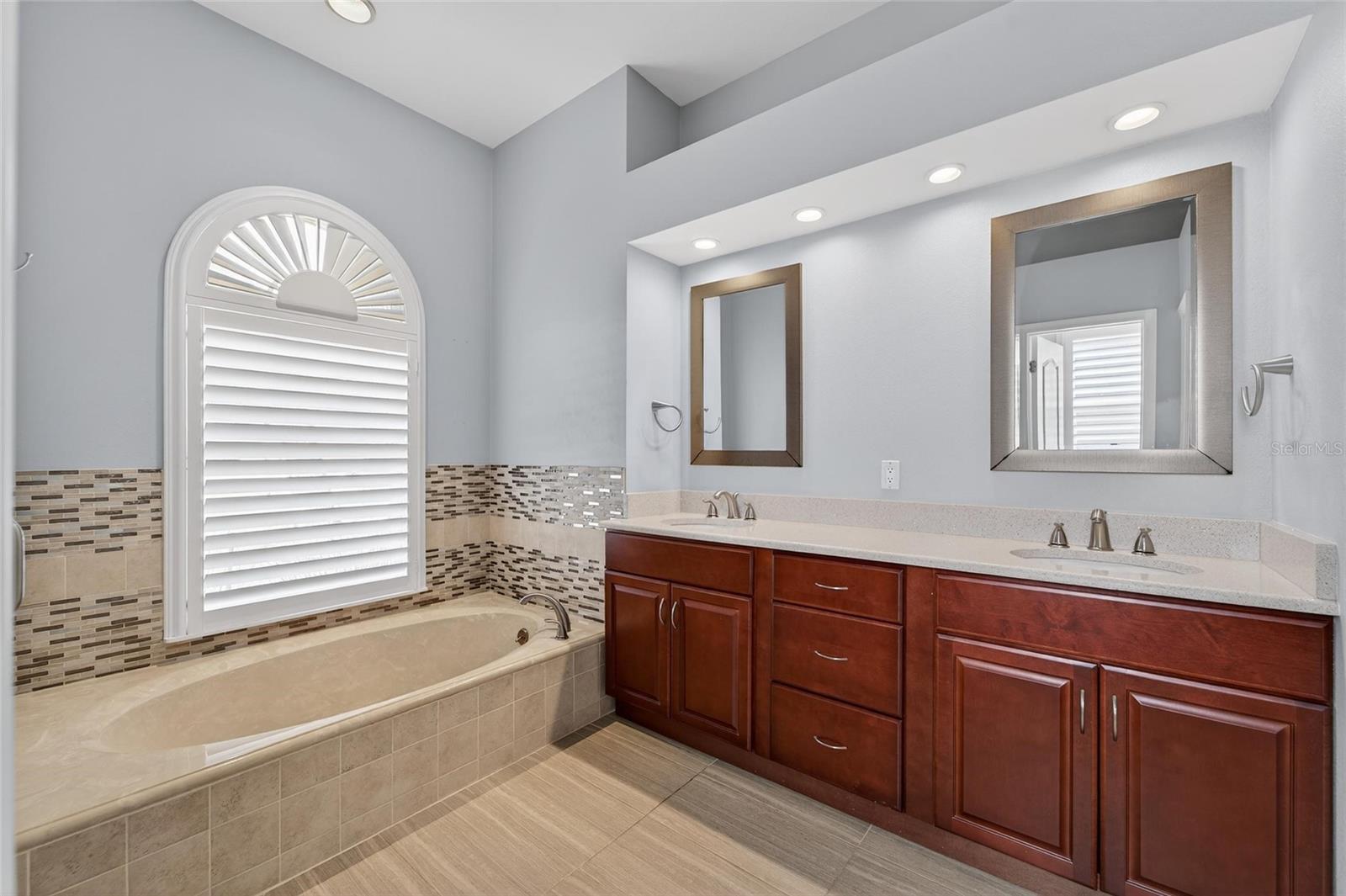 CANTERBURY OAKS - Residential