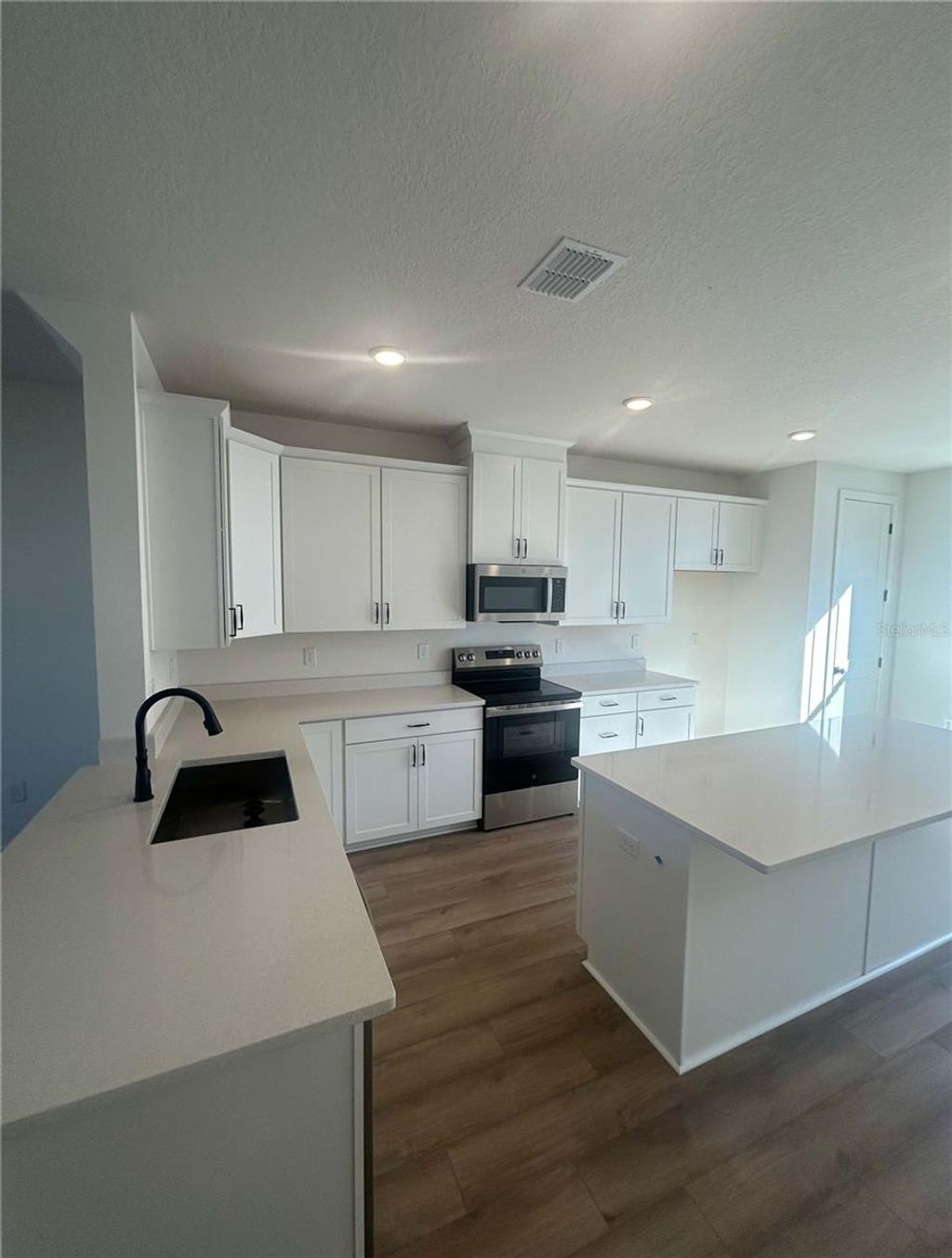 Photo of 15274 Groveside Road, Winter Garden, FL 34787 (MLS # O6369999)