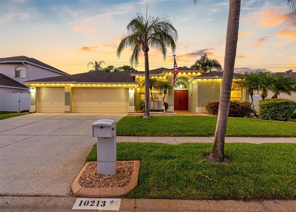 Photo of 10213 Lockwood Pines Lane, Tampa, FL 33635 (MLS # TB8377950)