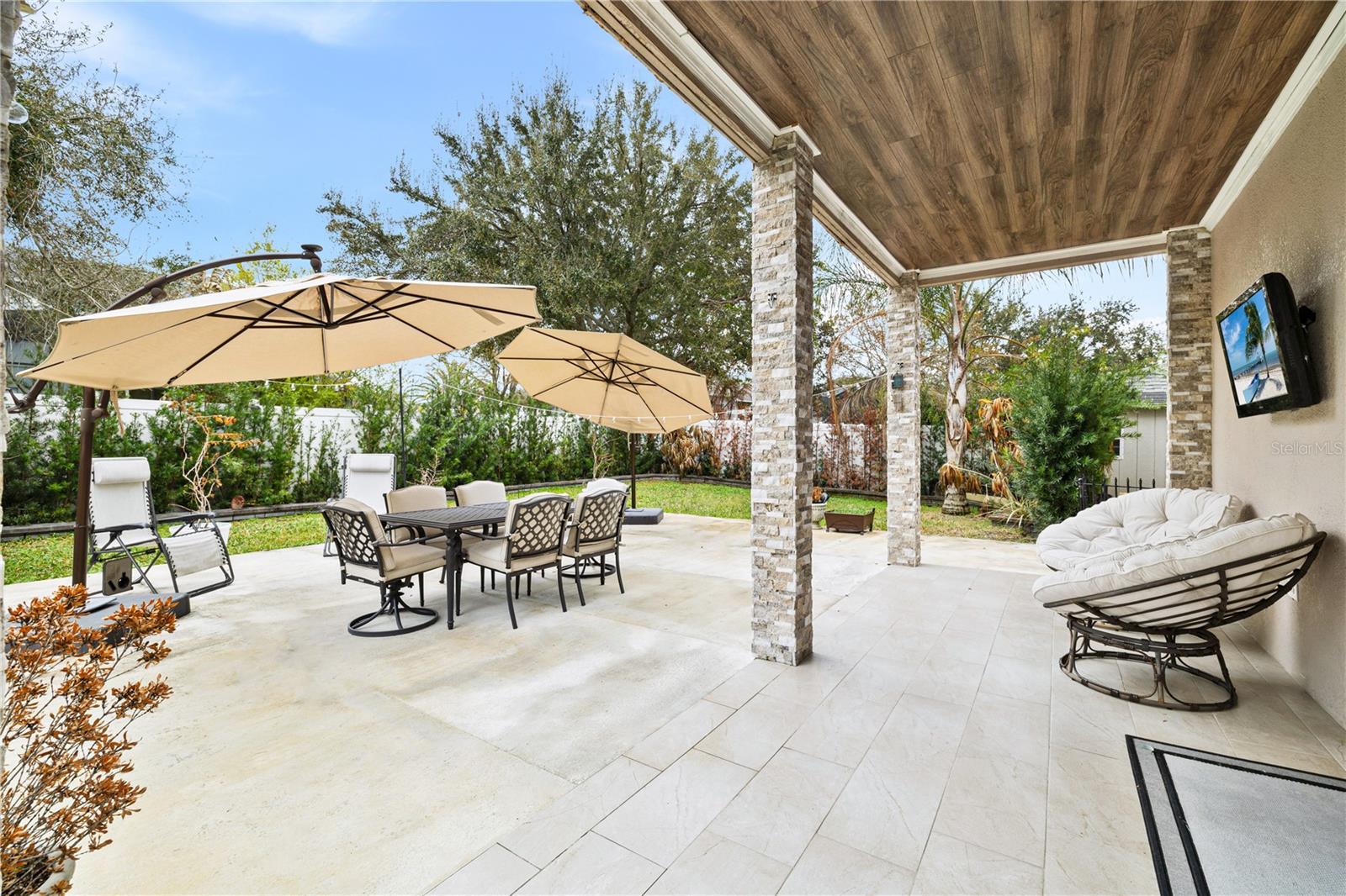 WINTERMERE POINTE - Residential