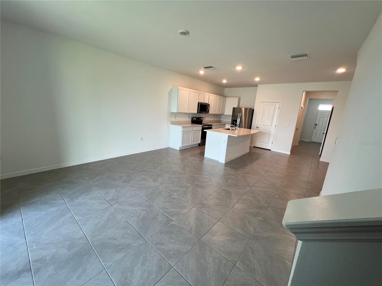 MANGROVE POINT PH 1 - Residential Lease