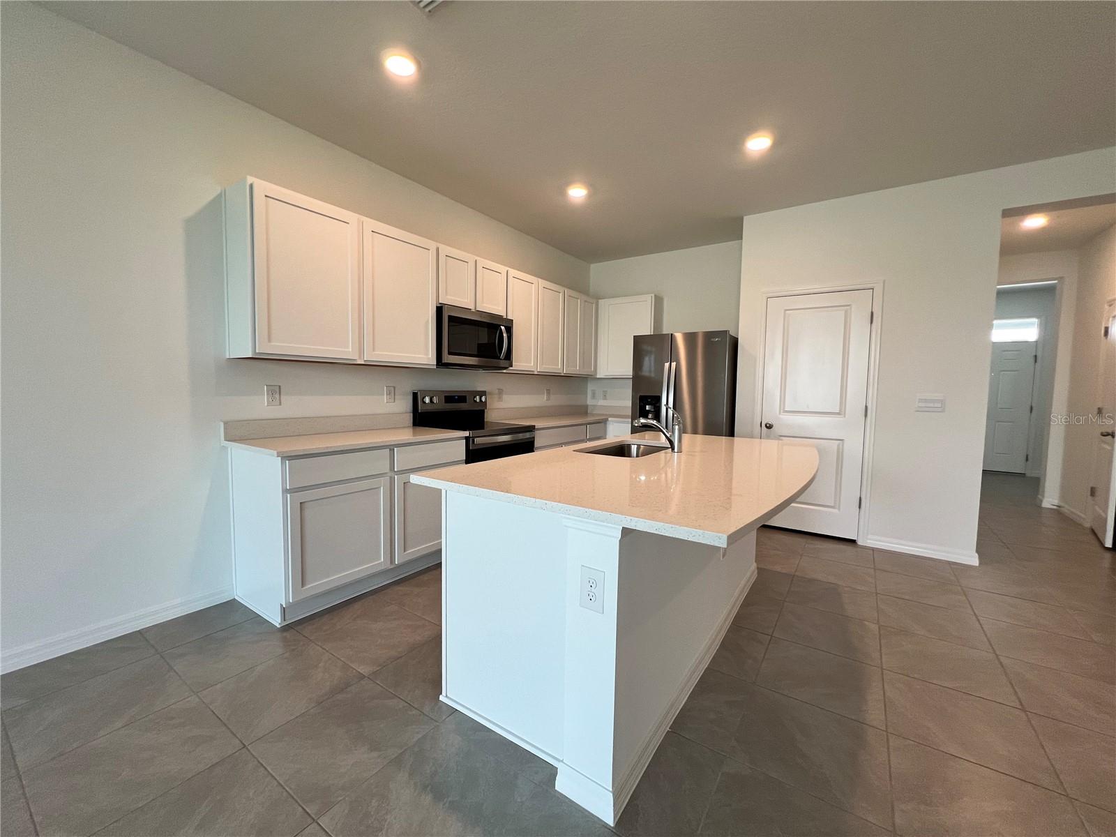 MANGROVE POINT PH 1 - Residential Lease