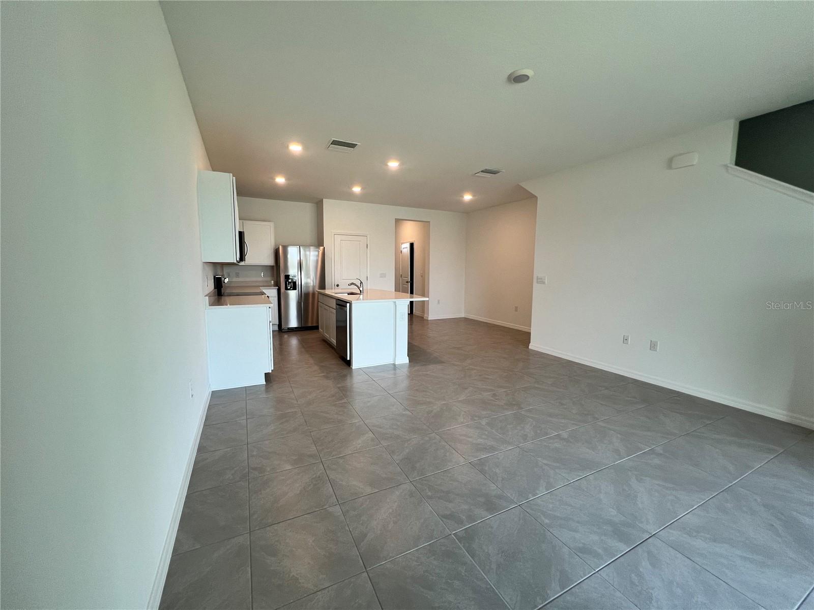 MANGROVE POINT PH 1 - Residential Lease