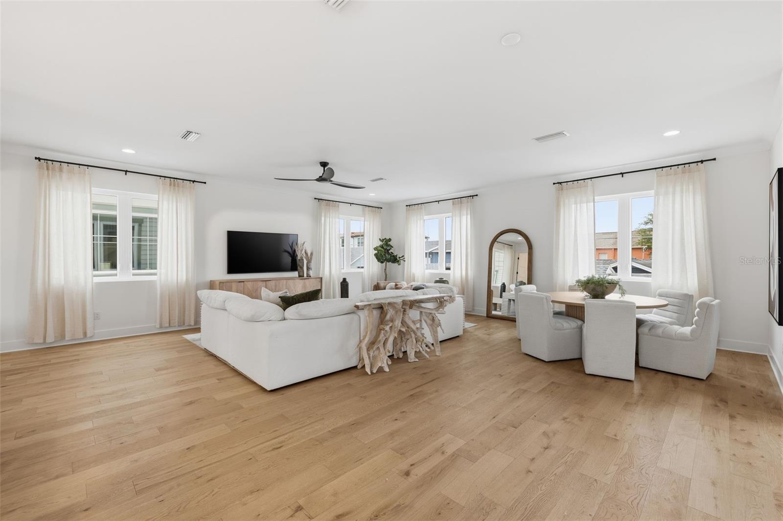 ALBANY WALK TOWNHOMES - Residential