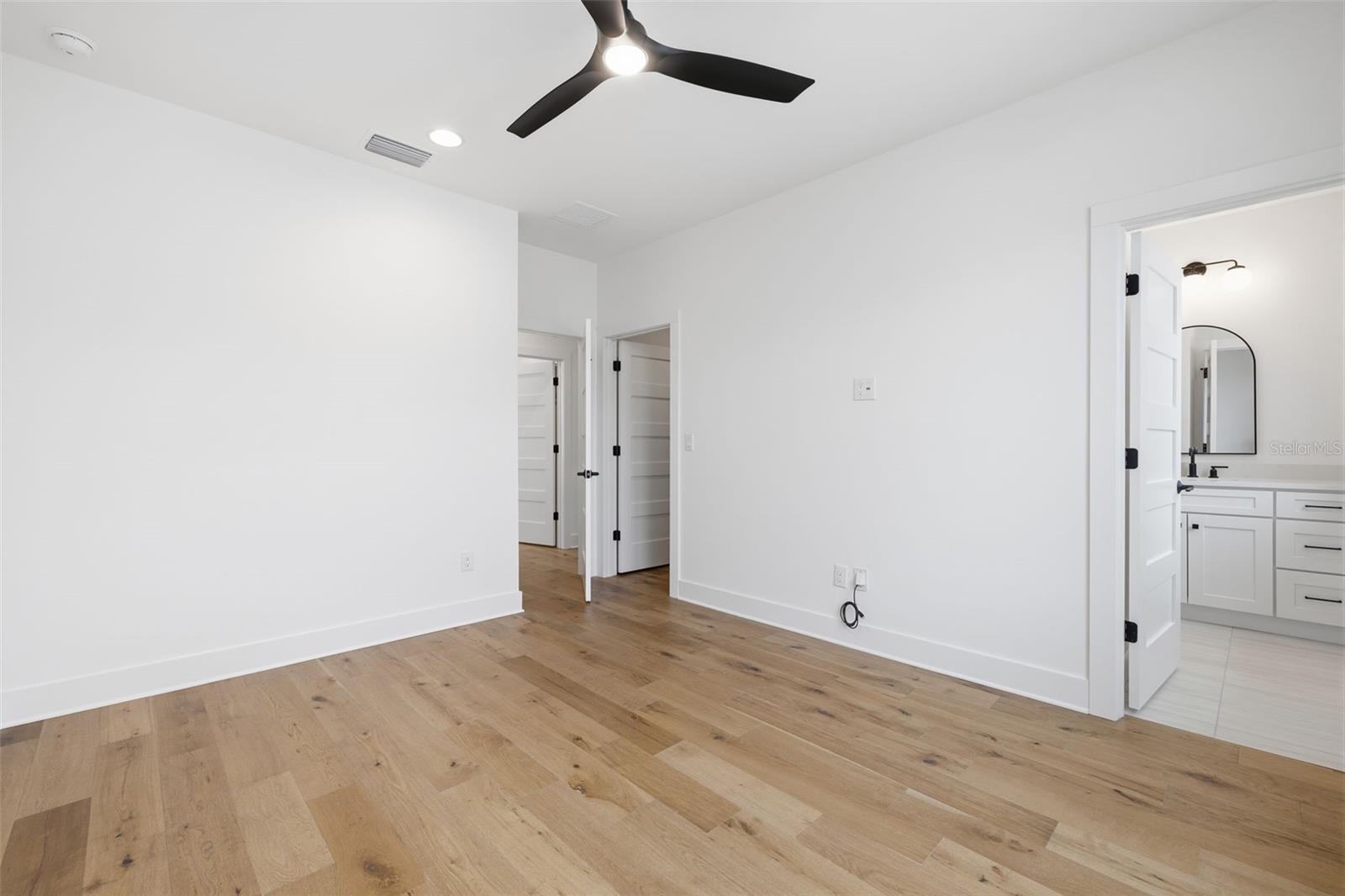 ALBANY WALK TOWNHOMES - Residential