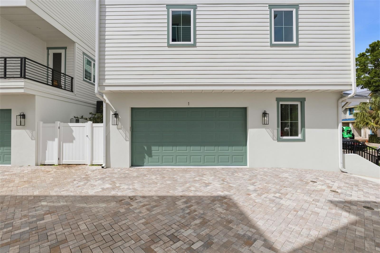 ALBANY WALK TOWNHOMES - Residential