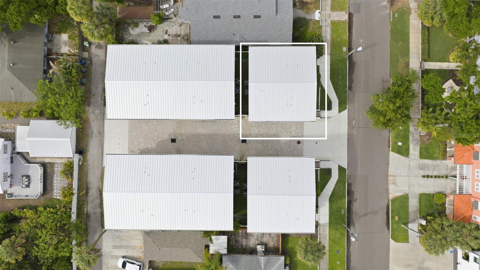 ALBANY WALK TOWNHOMES - Residential