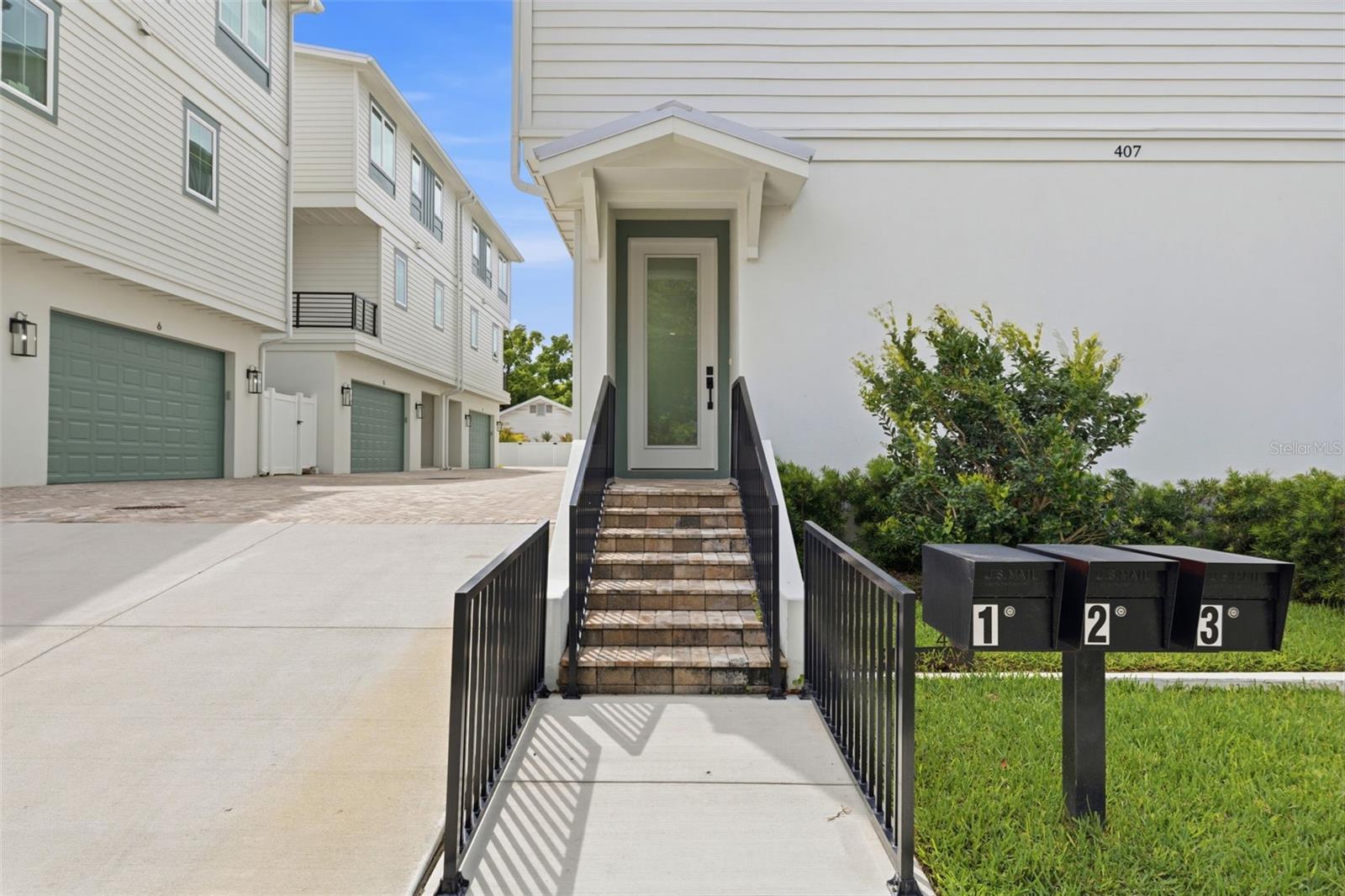 ALBANY WALK TOWNHOMES - Residential