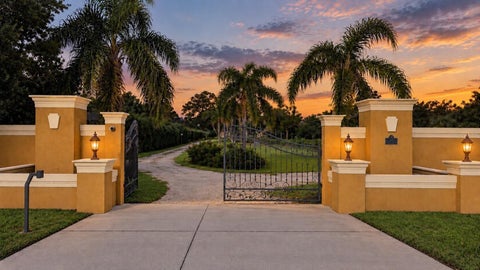 Photo of 4200 S Hiawassee Road, Orlando, FL 32835 (MLS # O6445436)