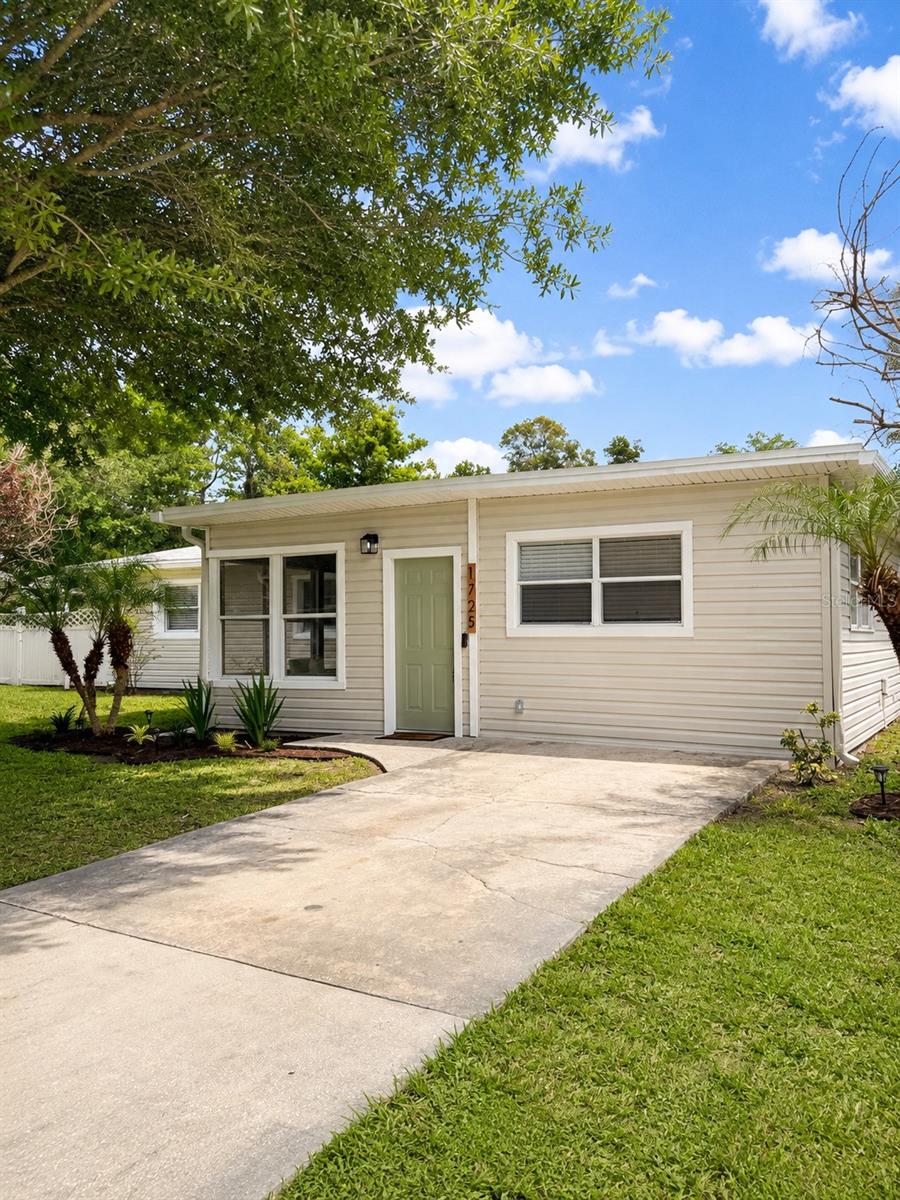 1725 PARK DRIVE