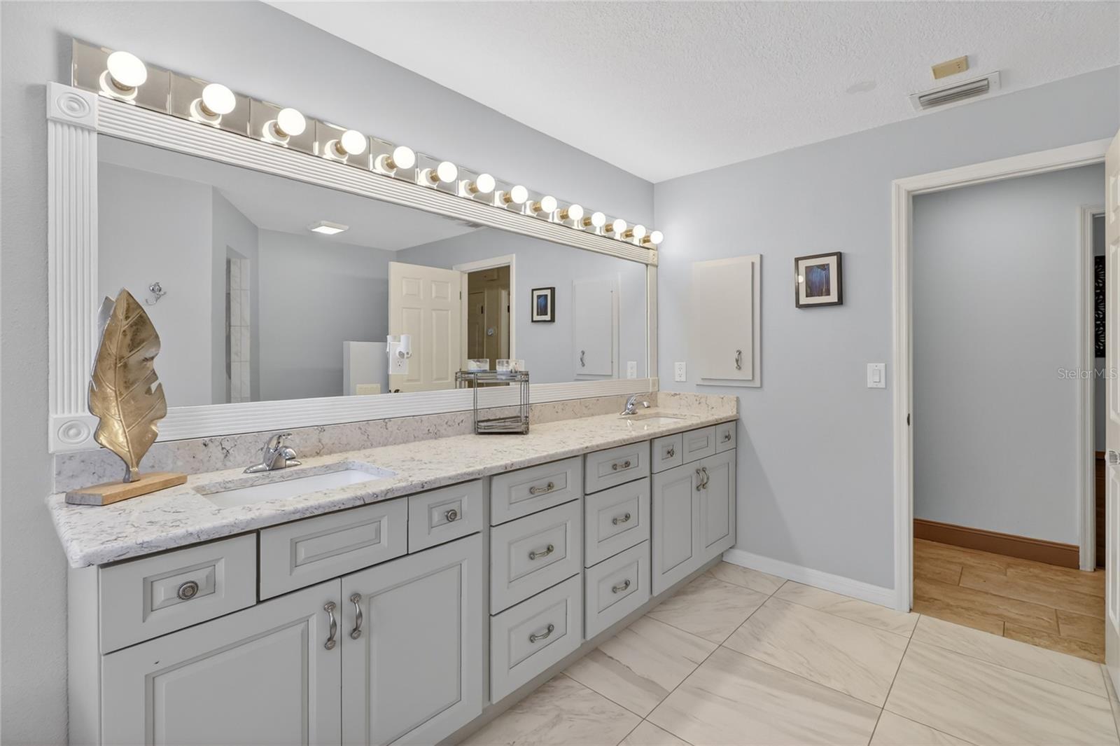 PIER POINT - Residential