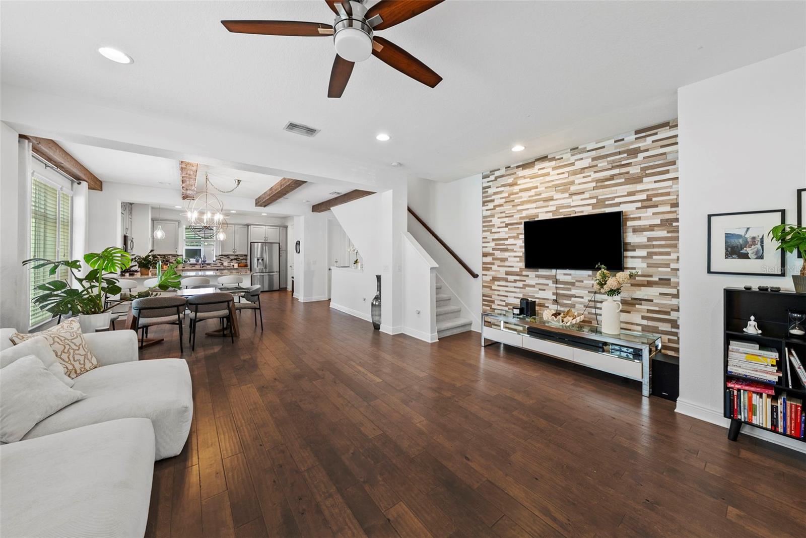 LINCOLN & HORATIO TWNHMS - Residential Lease