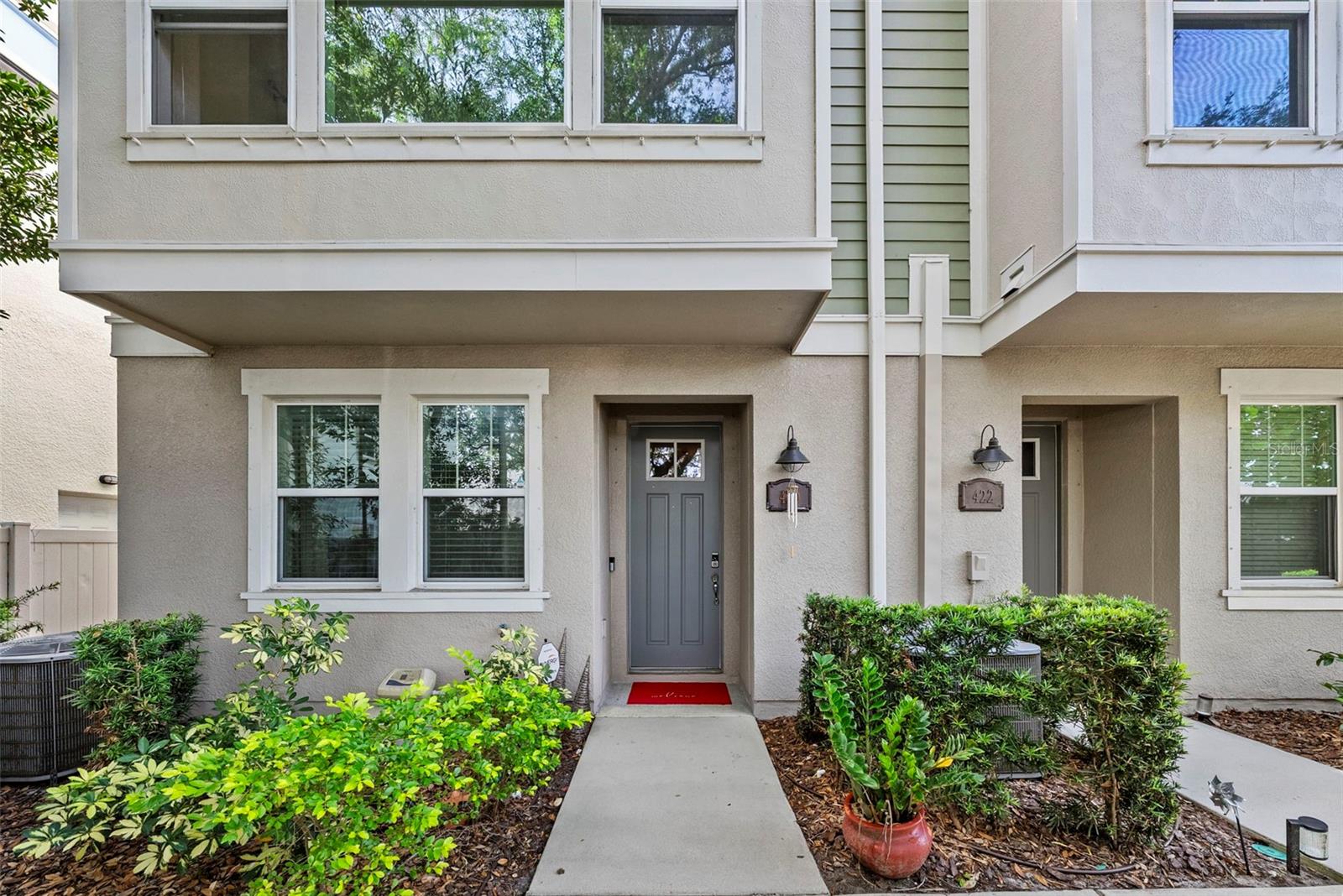 LINCOLN & HORATIO TWNHMS - Residential Lease