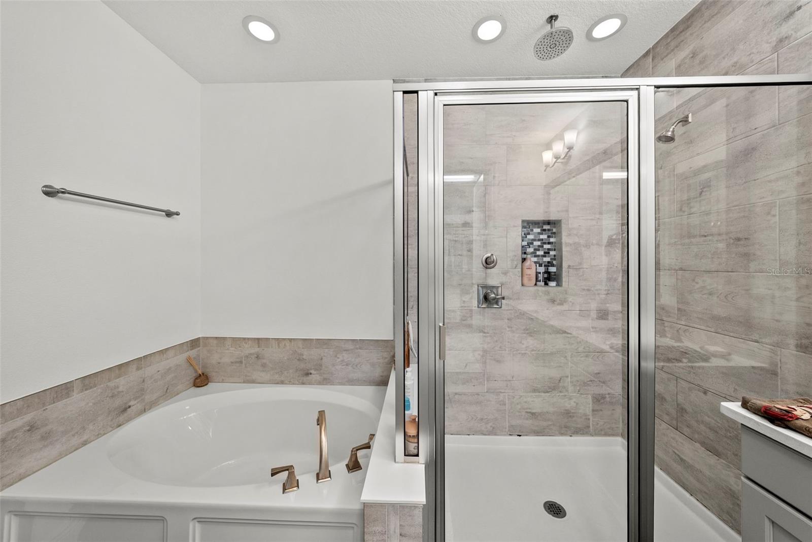 LINCOLN & HORATIO TWNHMS - Residential Lease