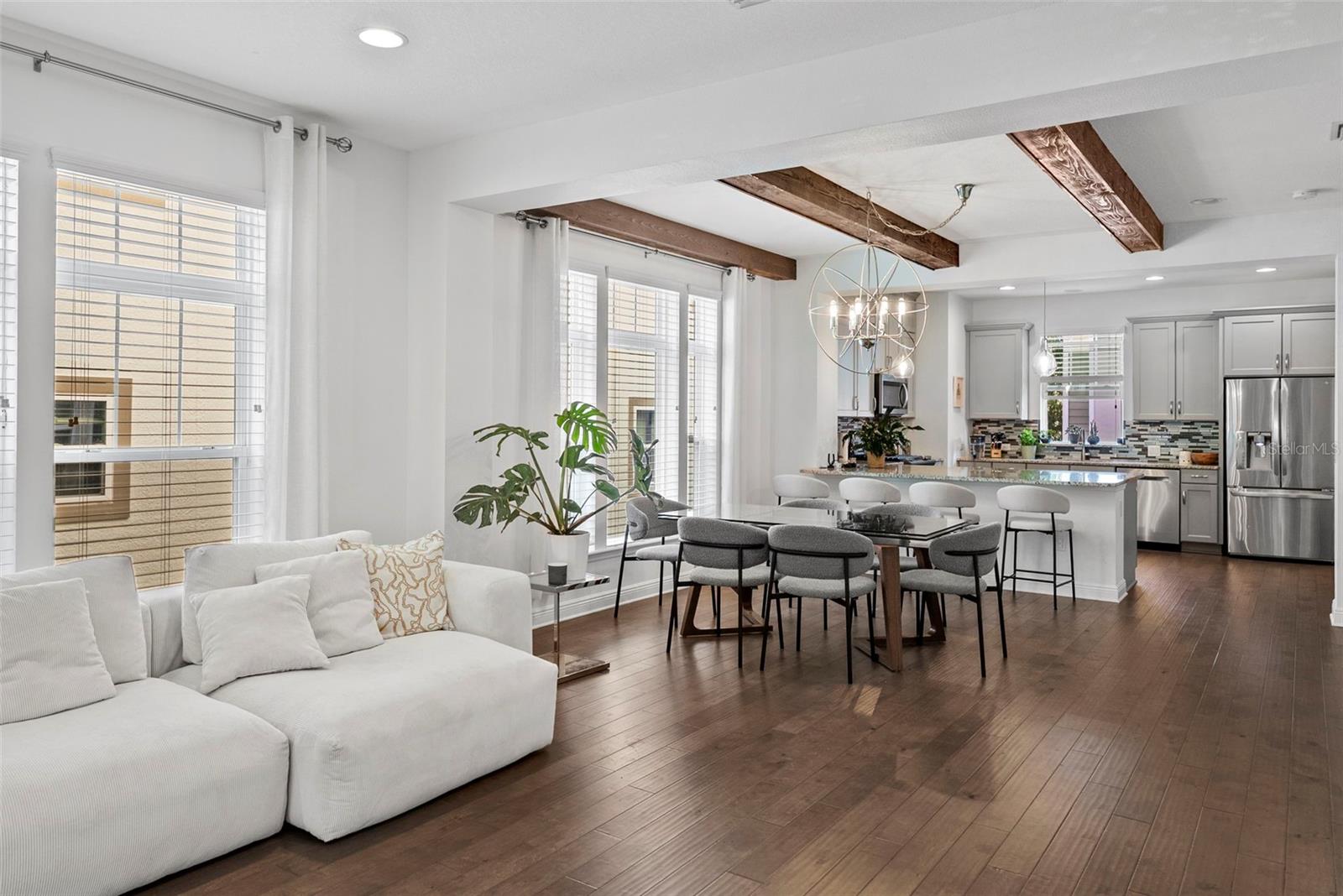 LINCOLN & HORATIO TWNHMS - Residential Lease