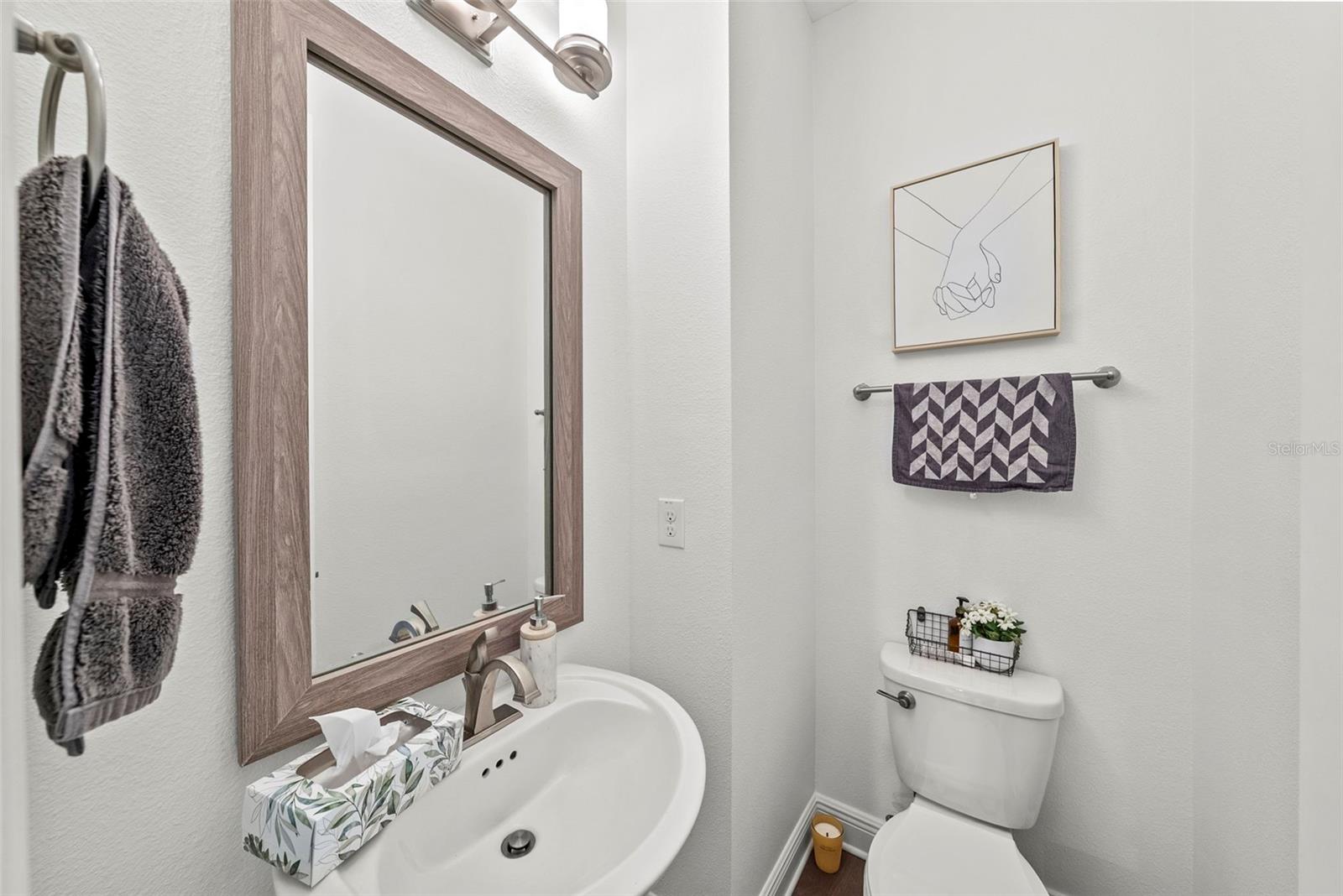 LINCOLN & HORATIO TWNHMS - Residential Lease