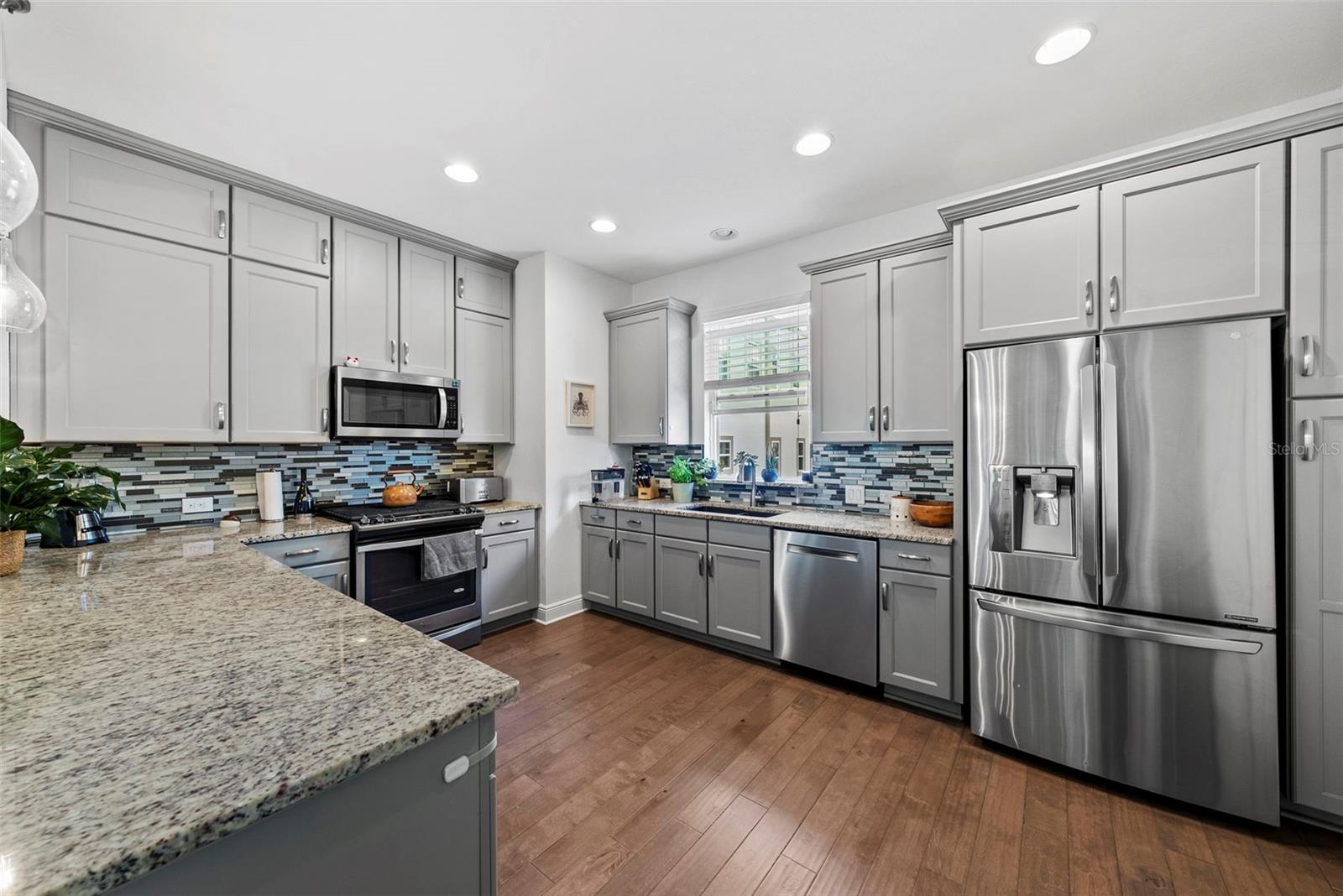 LINCOLN & HORATIO TWNHMS - Residential Lease