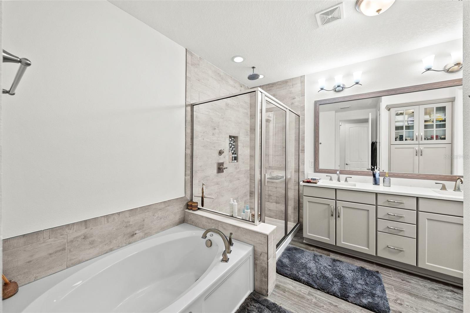 LINCOLN & HORATIO TWNHMS - Residential Lease