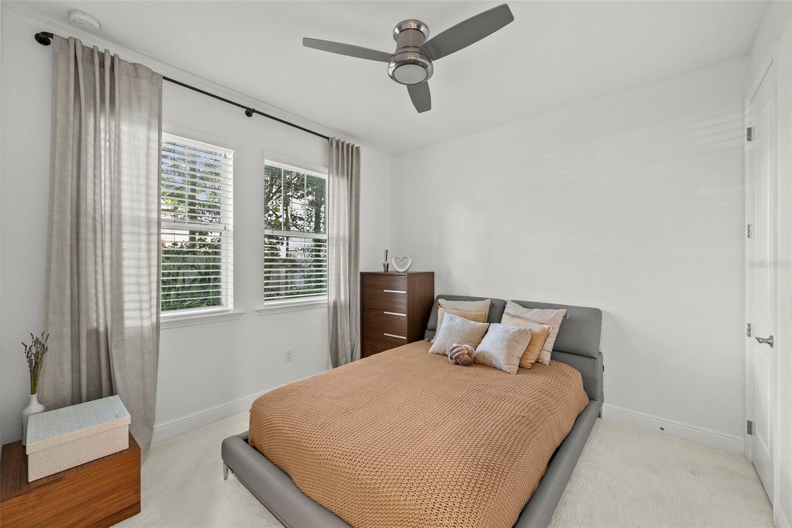 LINCOLN & HORATIO TWNHMS - Residential Lease