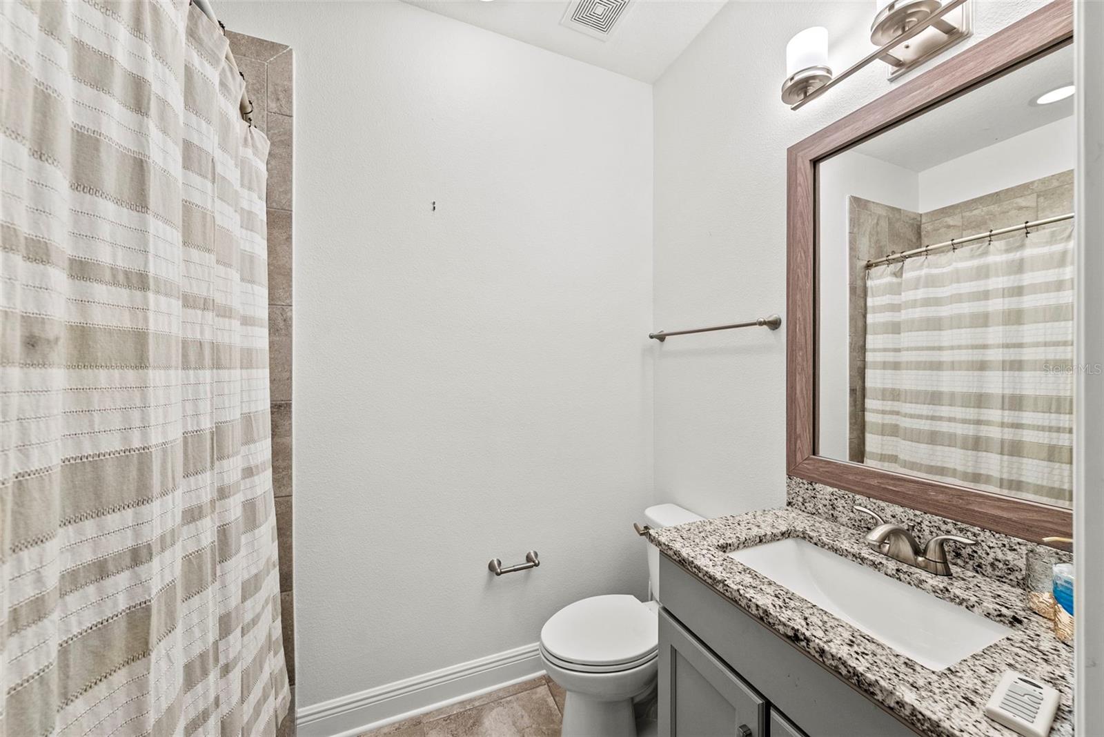 LINCOLN & HORATIO TWNHMS - Residential Lease