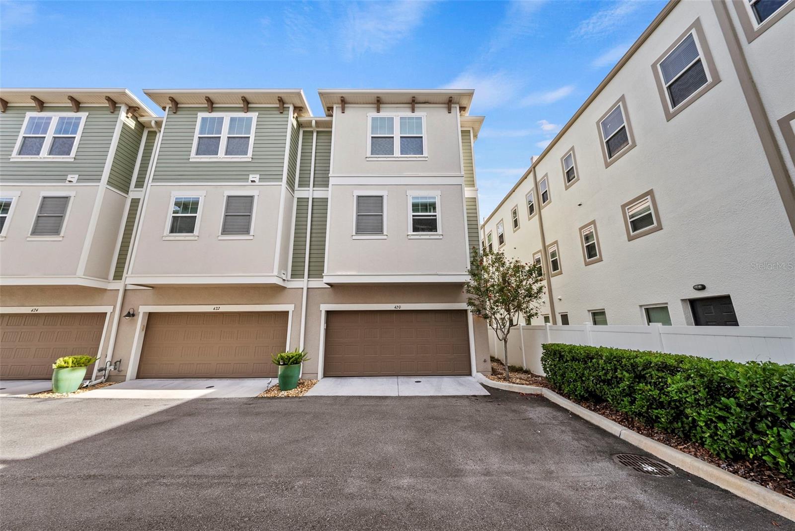 LINCOLN & HORATIO TWNHMS - Residential Lease