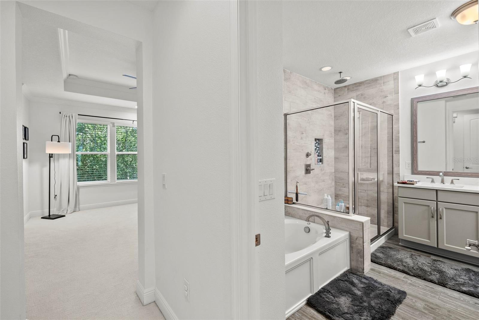 LINCOLN & HORATIO TWNHMS - Residential Lease